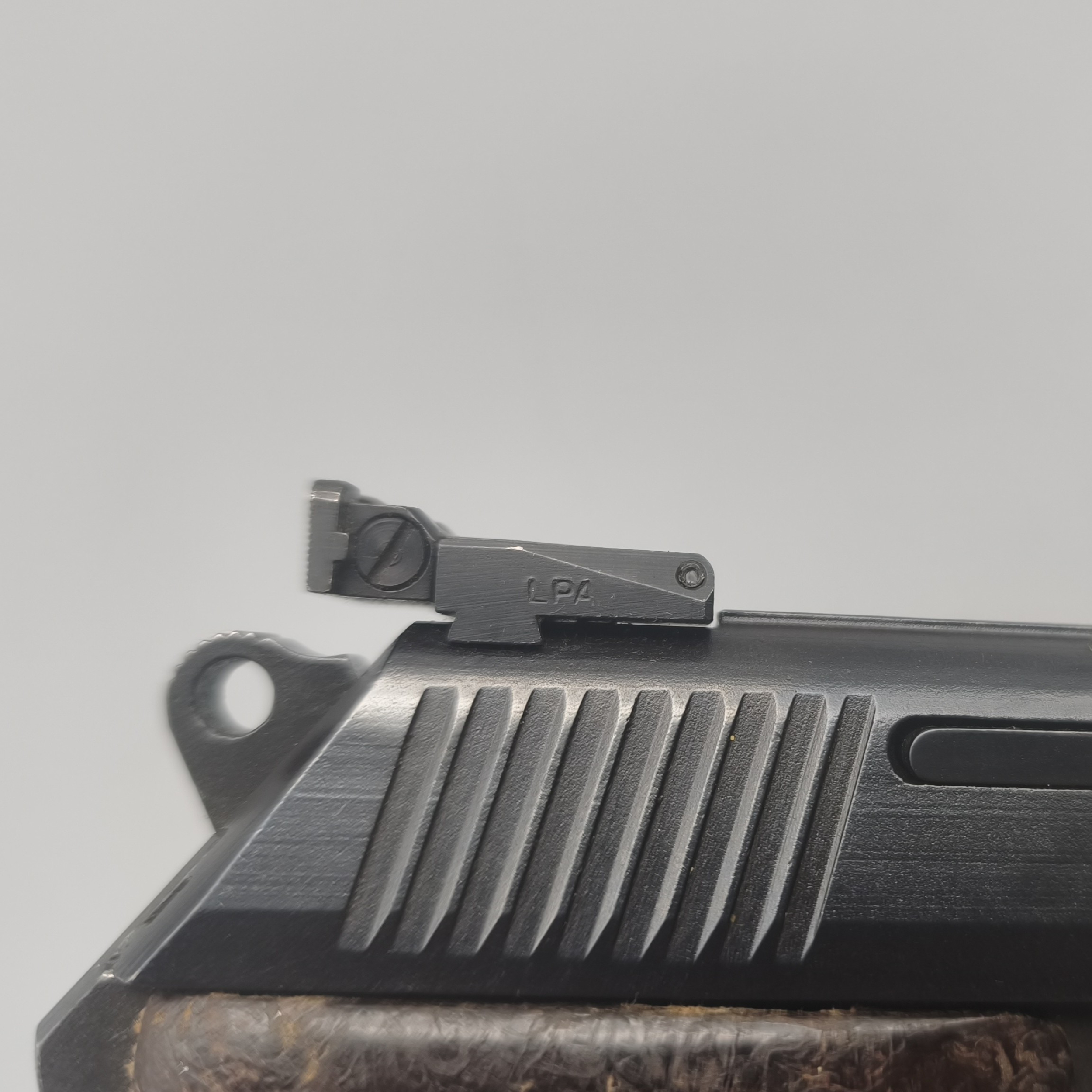 vz. 52 Selbstladepistole 9mm Luger mit LPA Visierung und Wechsellauf im Kaliber 7,62 Tokarev