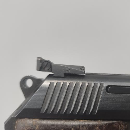 vz. 52 Selbstladepistole 9mm Luger mit LPA Visierung und Wechsellauf im Kaliber 7,62 Tokarev