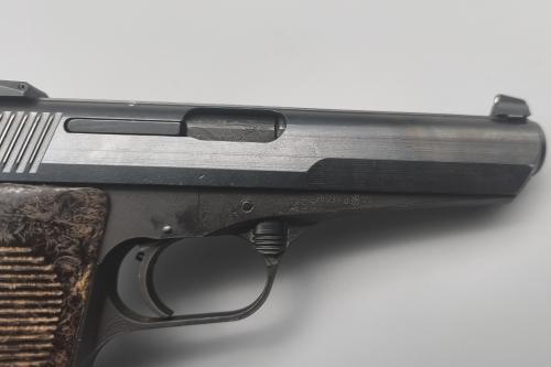 vz. 52 Selbstladepistole 9mm Luger mit LPA Visierung und Wechsellauf im Kaliber 7,62 Tokarev