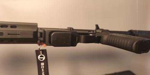 Schmeisser AR15-9 S4F SD mit Integralschalldämpfer