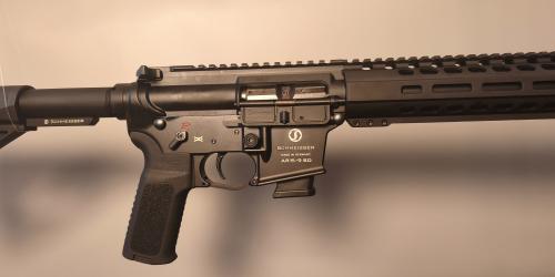 Schmeisser AR15-9 S4F SD mit Integralschalldämpfer