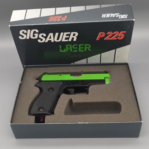 P6 Laser Übungspistole der Polizei NRW "Grünwaffe" CQT" #660 P6 Laser Übungspistole der Polizei NRW "Grünwaffe" CQT" #660