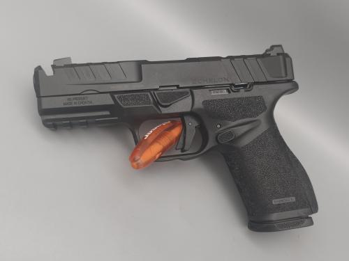 HS Products/Springfield Echelon 4.0C Comp. 9mm Luger mit 3 Dot Tritium Visierung OR Optics Ready